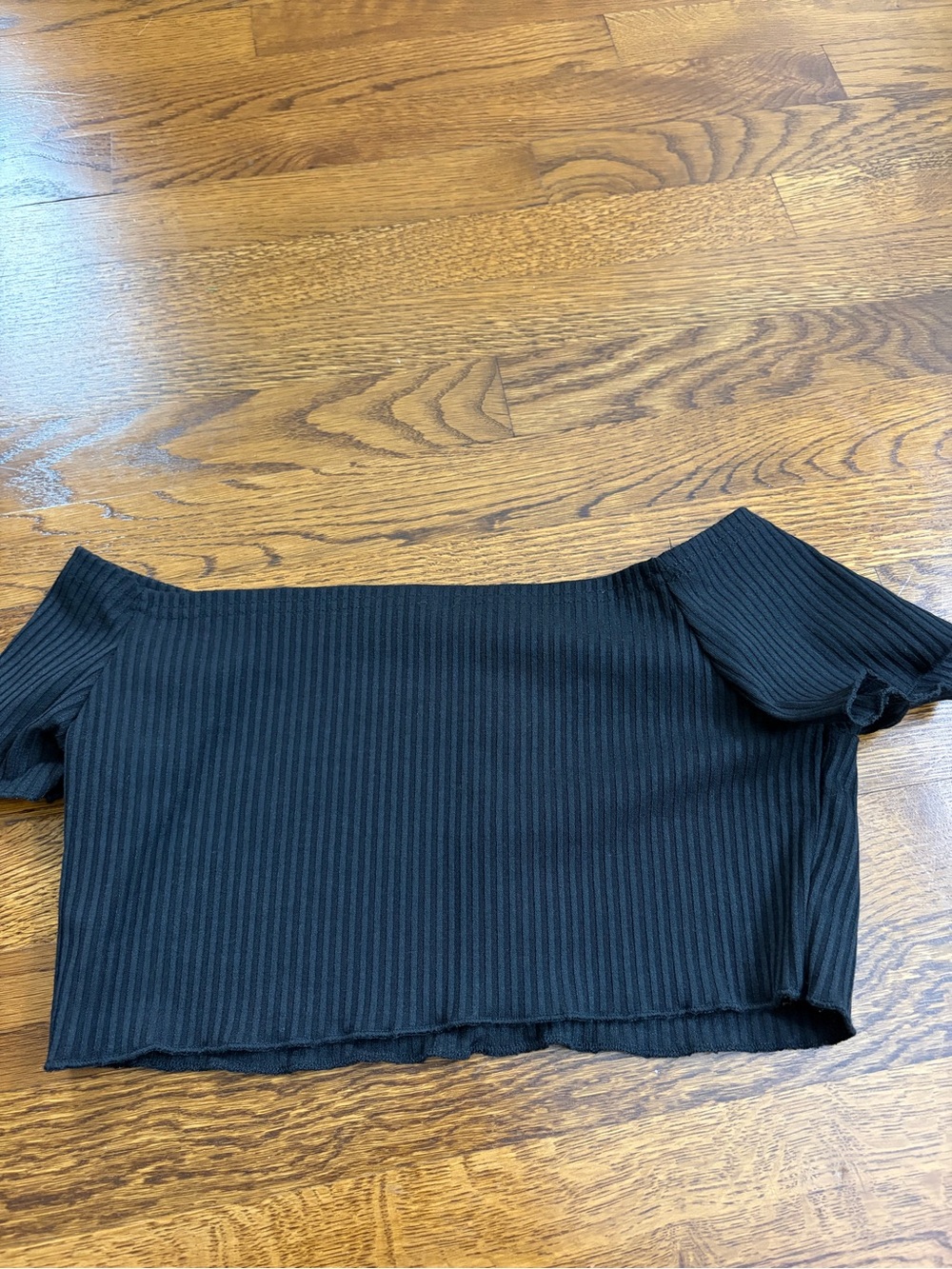 Off-Shoulder Black Button-Front Ribbed Crop Top - Picture 2 of 2